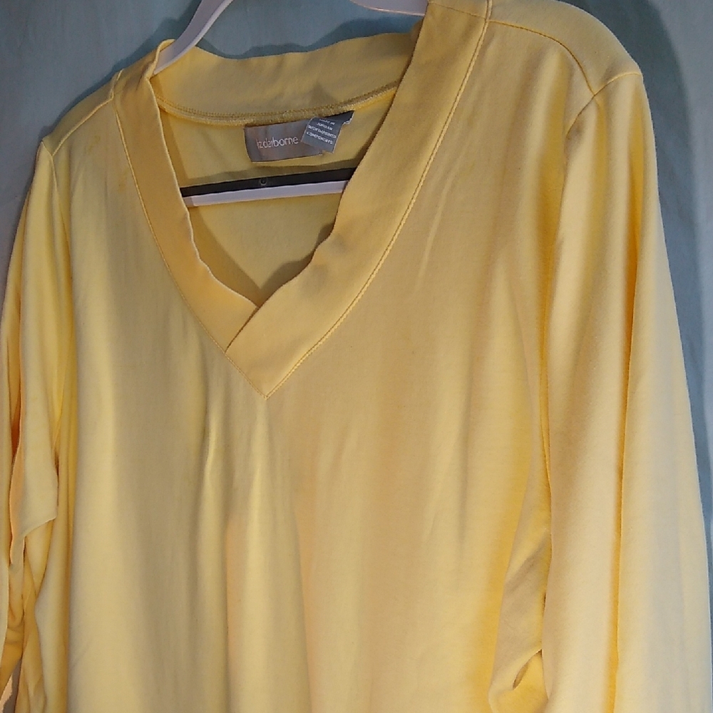 Liz Claiborne 1X Baby-Yellow 3/4 Sleeve V-Neck Top - Picture 10 of 10